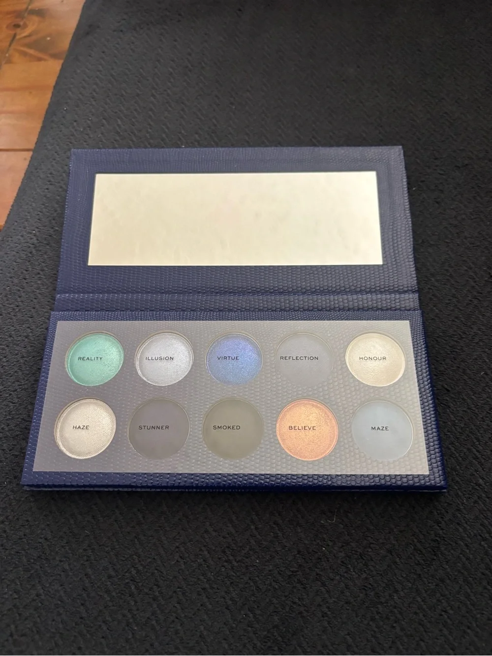 Revolution PRO Smoke & Mirrors Colour Focus Palette  1.5 g